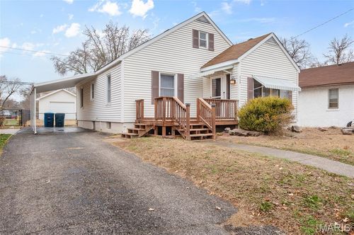 340 10th St, Wood River, IL, 62095-2436 | Card Image