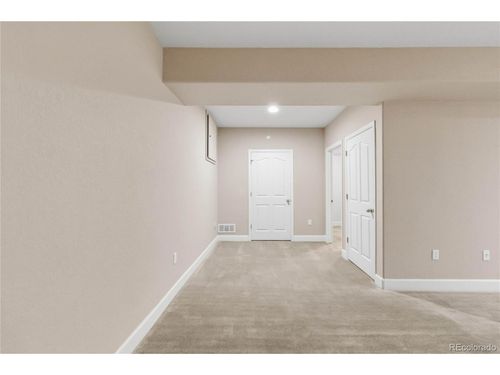 20c-15501 E 112th Ave, Commerce City, CO, 80022-9840 | Card Image