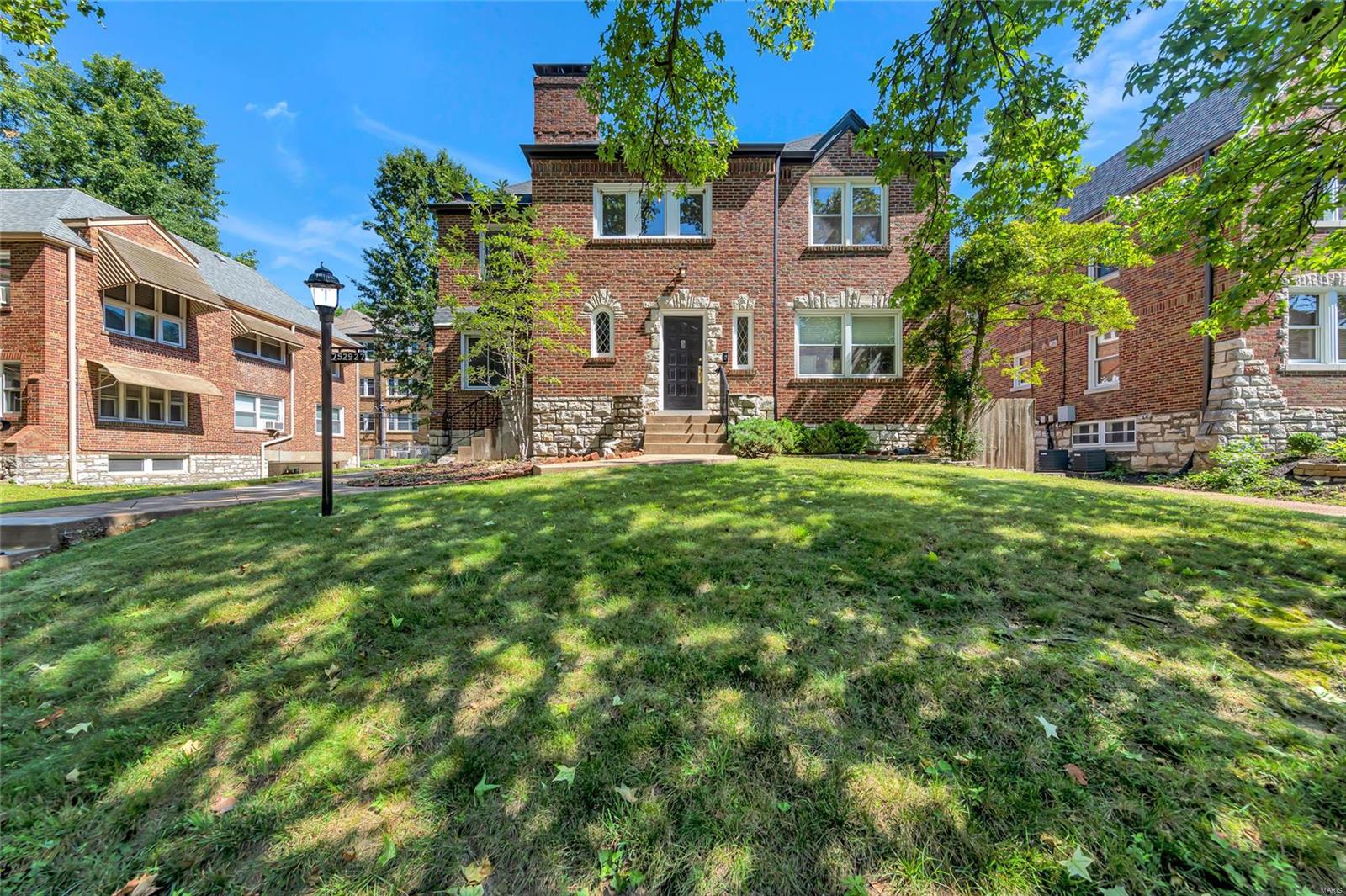 Cromwell Dr, Saint Louis, MO 63105