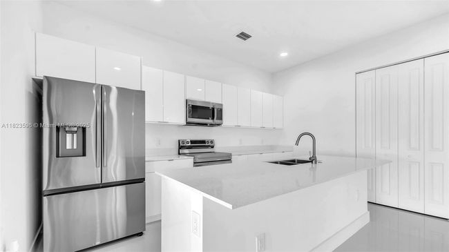15455 Sw 232 Nd St, House other with 5 bedrooms, 4 bathrooms and null parking in Miami FL | Image 13