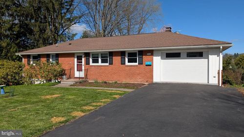 221 Ellen Ave, STATE COLLEGE, PA, 16801-6306 | Card Image