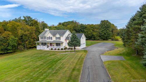 560 Winding Hill Rd, Montgomery, NY, 12549-1928 | Card Image
