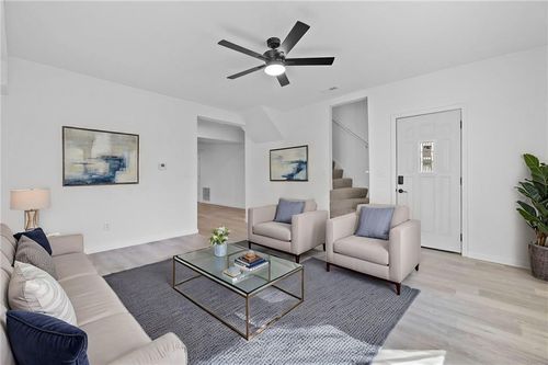 325 S Elm St, Ottawa, KS, 66067-2104 | Card Image