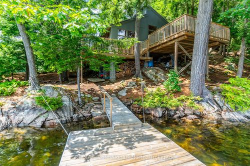 53437 Big Hawk Lake Wao, Algonquin Highlands, ON, K0M1S0 | Card Image