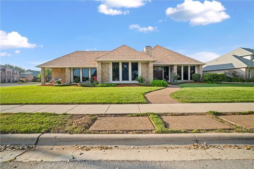 200 Doral Drive, Portland, TX, 78374 | Card Image