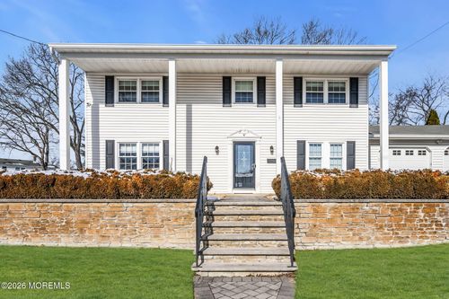 4 Meadowbrook Dr, Howell, NJ, 07731-2024 | Card Image