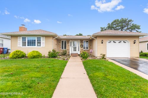 51 Trent Dr, Toms River, NJ, 08757-6576 | Card Image
