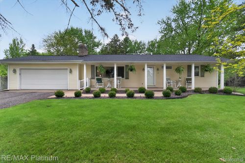 139 Edgemont Dr, Howell, MI, 48855-9708 | Card Image