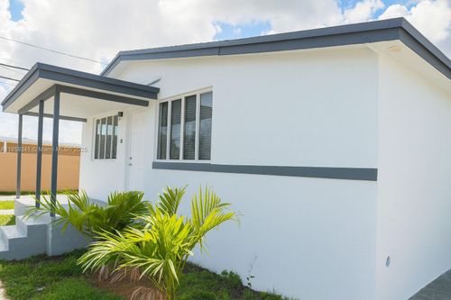 320 W 13th St, Hialeah, FL, 33010-3417 | Card Image
