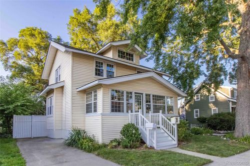 505 Chambers St, Royal Oak, MI, 48067-1801 | Card Image