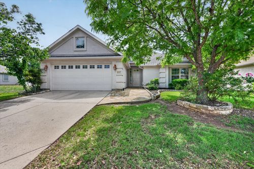 11217 Southerland Dr, Denton, TX, 76207-8691 | Card Image
