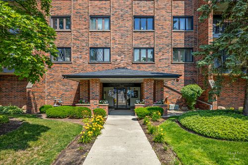 unit-303-9346 Landings Ln, Des Plaines, IL, 60016-5225 | Card Image
