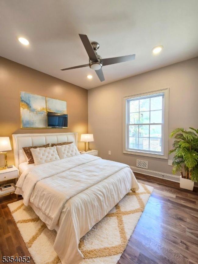 90 Seaview Ave, Home with 6 bedrooms, 4 bathrooms and null parking in Jersey City NJ | Image 16