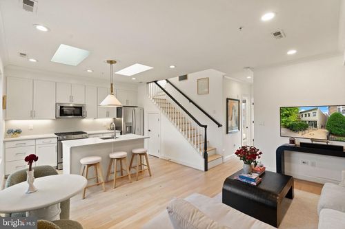 302-1721 20th St Nw, WASHINGTON, DC, 20009-1385 | Card Image