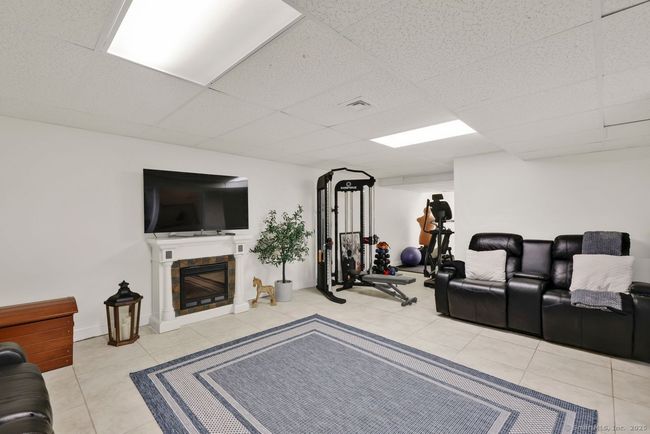 197 Shadow Pond Ln, House other with 4 bedrooms, 4 bathrooms and 6 parking in Suffield CT | Image 32