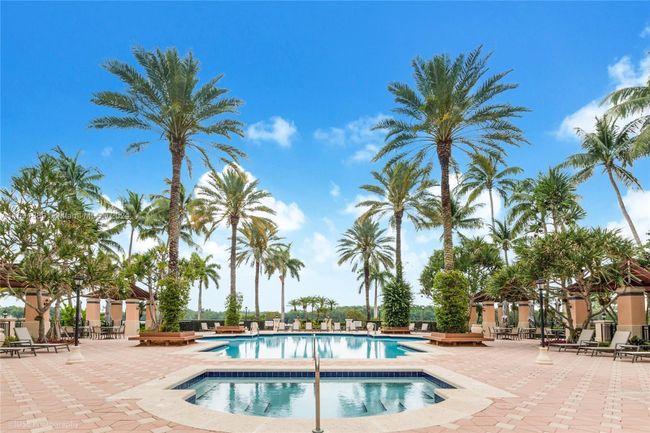 294 - 13635 Deering Bay Dr, Condo with 3 bedrooms, 4 bathrooms and null parking in Coral Gables FL | Image 26