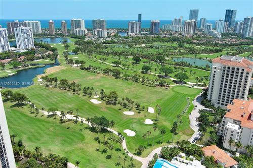 ph24-20301 W Country Club Dr, Aventura, FL, 33180-1675 | Card Image