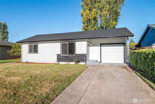 435 28th Ave, Longview, WA, 98632-1333 | Card Image