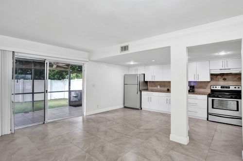 h-8091 Nw 12th St, Margate, FL, 33063-3082 | Card Image
