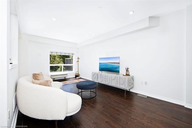 9 - 40 Dartmouth Gate, House attached with 3 bedrooms, 4 bathrooms and 2 parking in Hamilton ON | Image 4