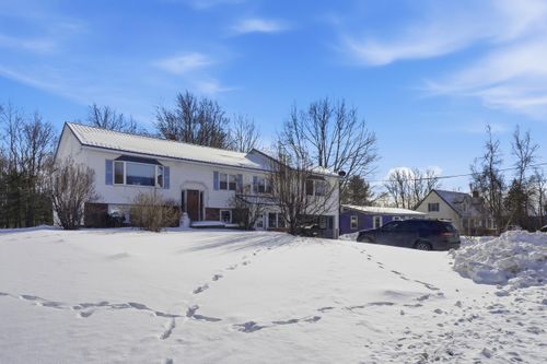 21 Independence Lane, East Millinocket, ME, 04430 | Card Image