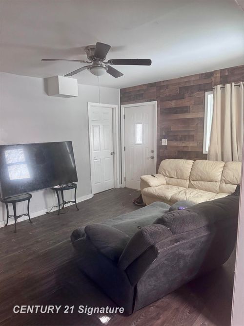 248 Adams St, Bay City, MI, 48708-5844 | Card Image