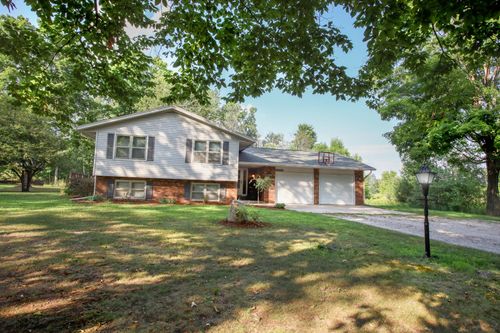20420 Thornapple Dr, Big Rapids, MI, 49307-9209 | Card Image