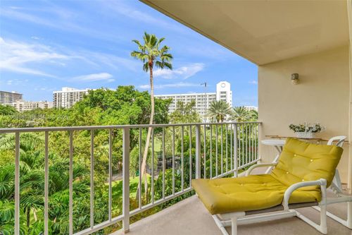 409-200 178th Dr, Sunny Isles Beach, FL, 33160-2876 | Card Image