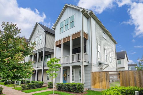 2421 W Kolbe Ln, Houston, TX, 77080-1465 | Card Image