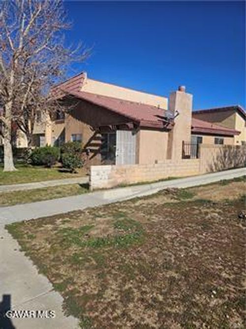 apt-16-38000 E 17th Street, Palmdale, CA, 93550 | Card Image