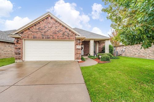 8234 Winter Falls Trl, Hurst, TX, 76053-7449 | Card Image