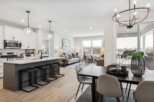 12439 Drayton Trl, Apple Valley, MN, 55124-6311 | Card Image