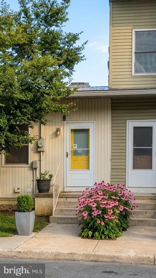 641 Fairview Ave, LANCASTER, PA, 17603-5852 | Card Image