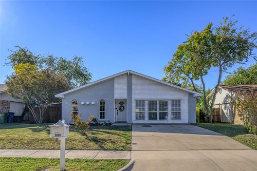 2038 Rose Hill Rd, Carrollton, TX, 75007-3156 | Card Image