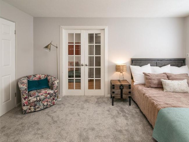 Spacious bedroom with 2 closets | Image 5