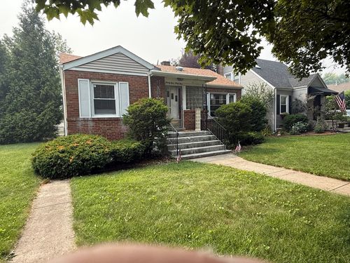 9444 S Clifton Park Ave, Evergreen Park, IL, 60805-2113 | Card Image