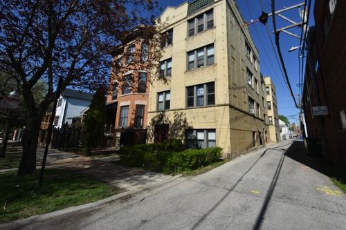 3c-3615 Paulina St, Chicago, IL, 60613-3600 | Card Image