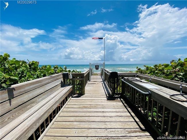 APT-401 - 10044 Ocean Dr, Condo with 3 bedrooms, 2 bathrooms and null parking in Jensen Beach FL | Image 77