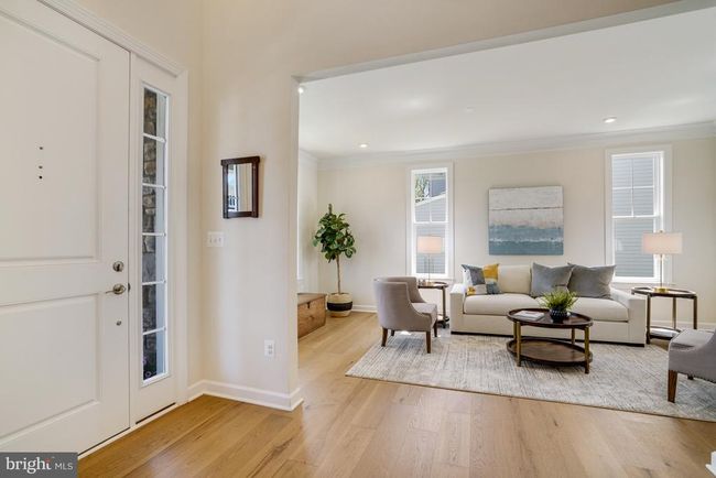 8942 Hubbard Way, House other with 4 bedrooms, 4 bathrooms and null parking in LORTON VA | Image 4