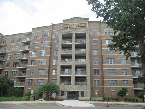 203-125 Lakeview Drive, Bloomingdale, IL, 60108 | Card Image