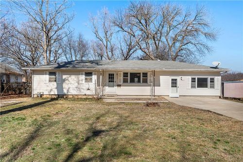 724 W Allison St, Nevada, MO, 64772-2002 | Card Image