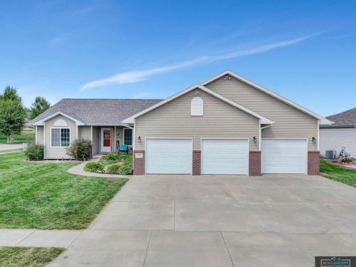 8800 Eagleton Ln, Lincoln, NE, 68505-3261 | Card Image