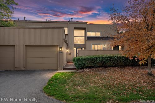 7356 Balsam Ct, West Bloomfield, MI, 48322-2821 | Card Image