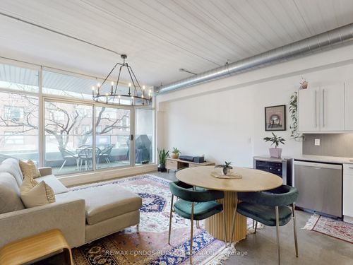 201-747 Queen St E, Toronto, ON, M4M1H3 | Card Image