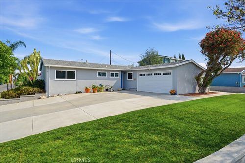 956 W Wilson St, Costa Mesa, CA, 92627-3336 | Card Image