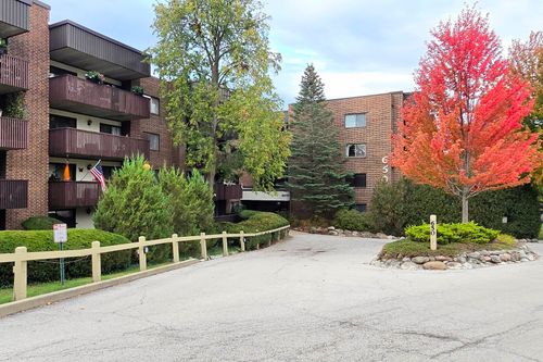apt-108-650 Whitney Ct, Gurnee, IL, 60031-3837 | Card Image