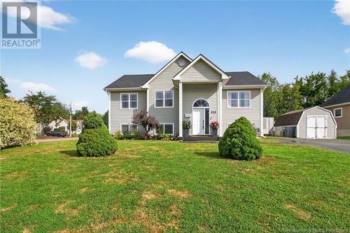 329 Rue Alfred-Leger, Dieppe, NB, E1A8J2 | Card Image