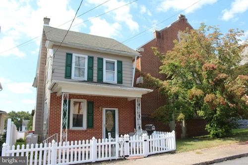 144 East St, WILLIAMSTOWN, PA, 17098-1401 | Card Image