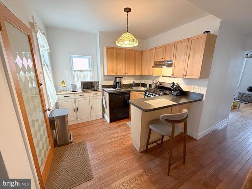 1943 Waverly St, PHILADELPHIA, PA, 19146-1452 | Card Image