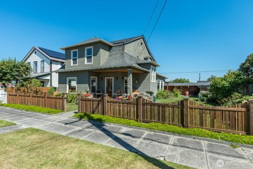 1118 4th St, Anacortes, WA, 98221-1513 | Card Image